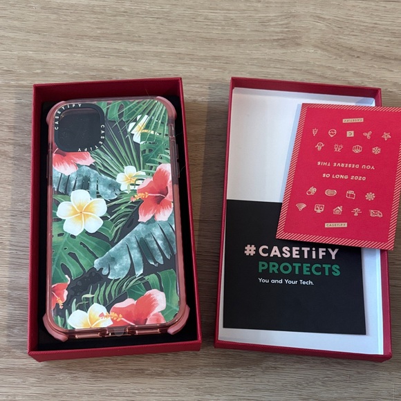 NWT Casetify Tropical Floral iPhone Case - iPhone 11 Pro - Picture 9 of 10